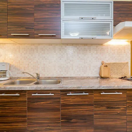 Apartmán Moderne Mit Grosser Terrasse Und Garten Baška